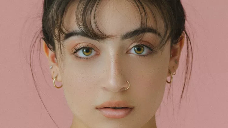 Μαύροι κύκλοι, ρυτίδες έκφρασης και αδύναμες βλεφαρίδες; Aυτά είναι τα 2 προϊόντα για σένα!